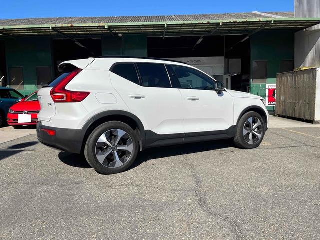 ＸＣ４０ アルティメット　Ｂ４　ＡＷＤ　ダークエディション　全周囲カメラ　クリアランスソナー　パワーシート　サンルーフ　電動リアゲート　アルミホイール　スマートキー　シートヒーター　ＡＴ　エアコン　パワーステアリング（28枚目）