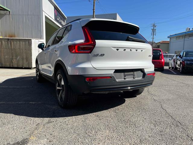 ＸＣ４０ アルティメット　Ｂ４　ＡＷＤ　ダークエディション　全周囲カメラ　クリアランスソナー　パワーシート　サンルーフ　電動リアゲート　アルミホイール　スマートキー　シートヒーター　ＡＴ　エアコン　パワーステアリング（32枚目）