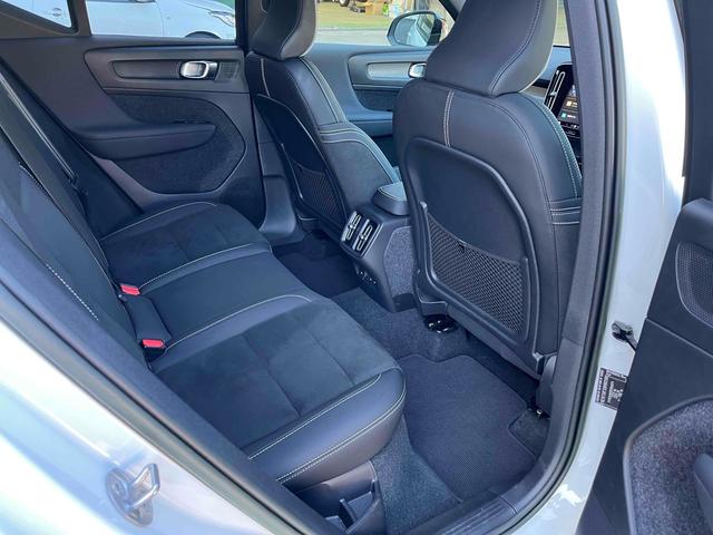 ＸＣ４０ アルティメット　Ｂ４　ＡＷＤ　ダークエディション　全周囲カメラ　クリアランスソナー　パワーシート　サンルーフ　電動リアゲート　アルミホイール　スマートキー　シートヒーター　ＡＴ　エアコン　パワーステアリング（54枚目）