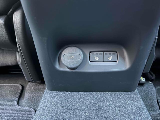 ＸＣ４０ アルティメット　Ｂ４　ＡＷＤ　ダークエディション　全周囲カメラ　クリアランスソナー　パワーシート　サンルーフ　電動リアゲート　アルミホイール　スマートキー　シートヒーター　ＡＴ　エアコン　パワーステアリング（63枚目）