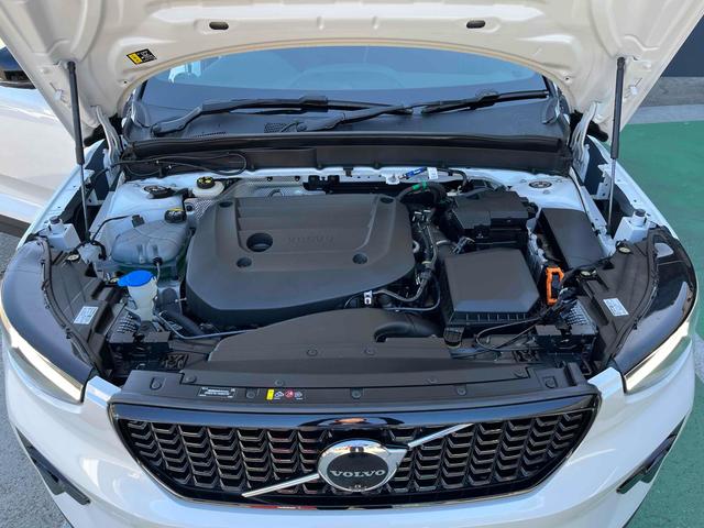 ＸＣ４０ アルティメット　Ｂ４　ＡＷＤ　ダークエディション　全周囲カメラ　クリアランスソナー　パワーシート　サンルーフ　電動リアゲート　アルミホイール　スマートキー　シートヒーター　ＡＴ　エアコン　パワーステアリング（75枚目）