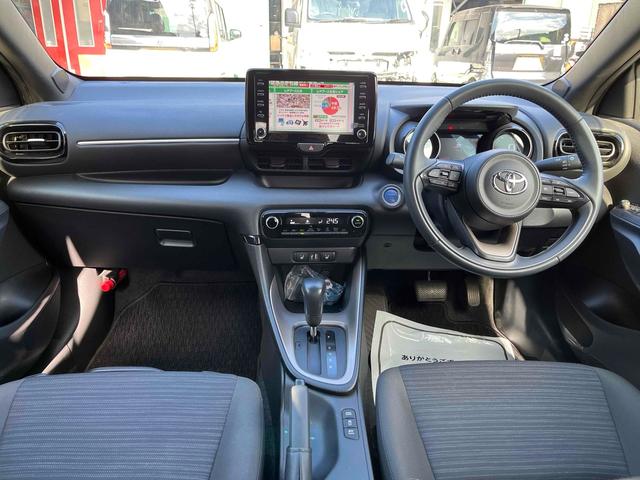 ヤリス ハイブリッドＺ　ドライブレコーダー　ＥＴＣ　バックカメラ　ナビ　ＴＶ　クリアランスソナー　オートクルーズコントロール　レーンアシスト　衝突被害軽減システム　オートマチックハイビーム　オートライト（2枚目）