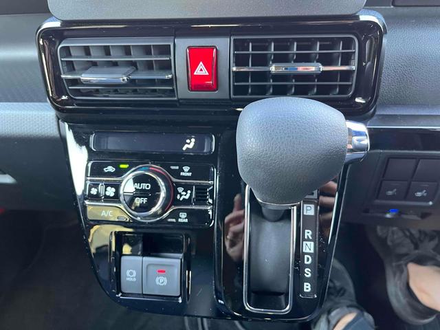 タント カスタムＸ　ＥＴＣ　バックカメラ　両側電動スライドドア　ナビ　ＴＶ　クリアランスソナー　衝突被害軽減システム　オートライト　スマートキー　アイドリングストップ　電動格納ミラー　シートヒーター　ベンチシート　ＣＶＴ（10枚目）