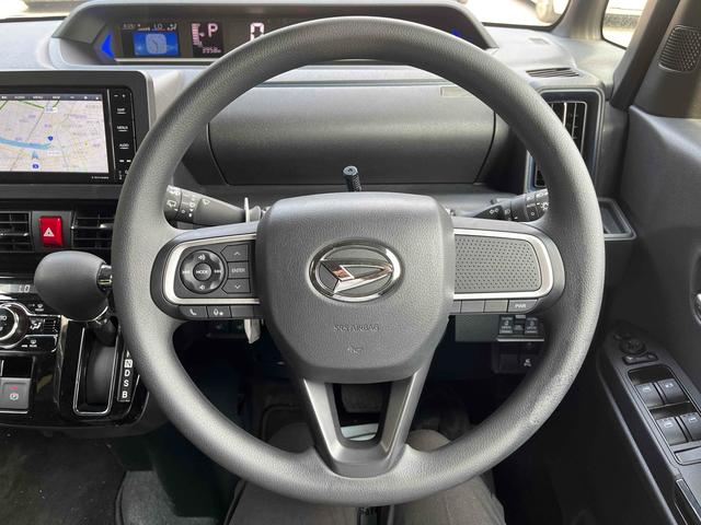 タント カスタムＸ　ＥＴＣ　バックカメラ　両側電動スライドドア　ナビ　ＴＶ　クリアランスソナー　衝突被害軽減システム　オートライト　スマートキー　アイドリングストップ　電動格納ミラー　シートヒーター　ベンチシート　ＣＶＴ（3枚目）