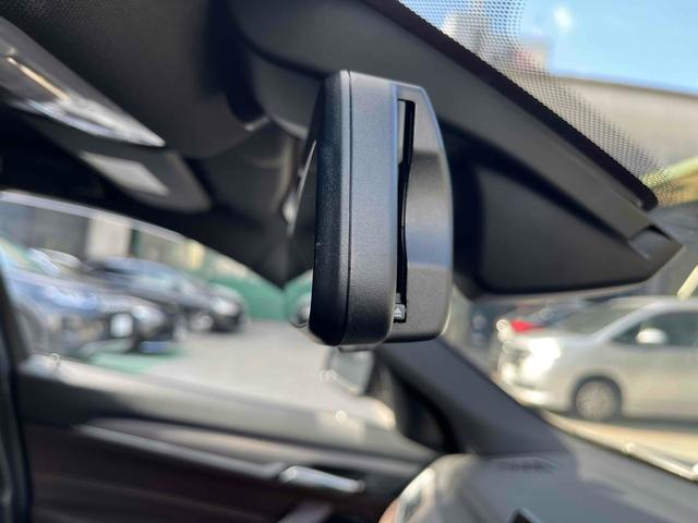 Ｘ２ ｘＤｒｉｖｅ　２０ｄ　ＭスポーツＸ　ドライブレコーダー　ＥＴＣ　バックカメラ　クリアランスソナー　オートクルーズコントロール　パワーシート　ナビ　オートライト　アルミホイール　スマートキー　アイドリングストップ　電動格納ミラー（12枚目）