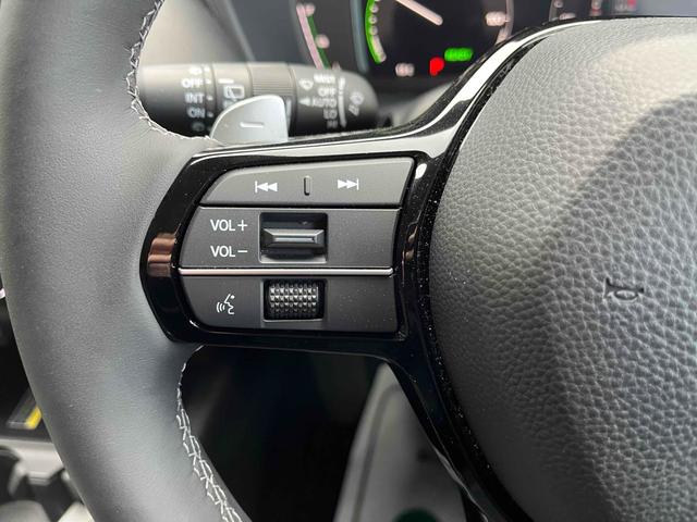 ZR-V e:HEV Z ドライブレコーダー 全周囲カメラ レーンアシスト パワーシート ナビ TV オートライト 電動リアゲート アルミホイール スマートキー 電動格納ミラー シートヒーター CVT USB(16枚目)