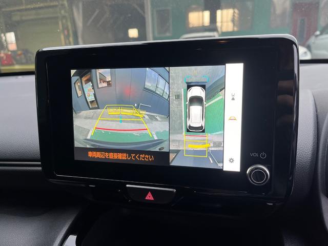 ヤリスクロス ハイブリッドＺ　ウルバーノ　パノラミックビューモニター　ブラインドスポットモニター　シートヒーター　ＥＴＣ　ナビ　ＴＶ　ステアリングヒーター　パワーシート（8枚目）