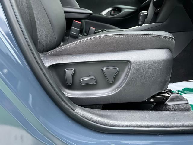 ヤリスクロス ハイブリッドＺ　ウルバーノ　パノラミックビューモニター　ブラインドスポットモニター　シートヒーター　ＥＴＣ　ナビ　ＴＶ　ステアリングヒーター　パワーシート（24枚目）