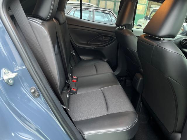 ヤリスクロス ハイブリッドＺ　ウルバーノ　パノラミックビューモニター　ブラインドスポットモニター　シートヒーター　ＥＴＣ　ナビ　ＴＶ　ステアリングヒーター　パワーシート（25枚目）