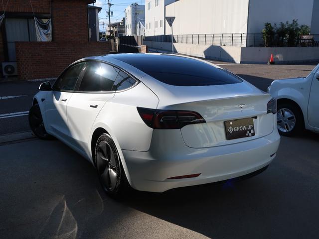 モデル３ ＲＷＤ　ＲＹＺＥＮ搭載　屋内車庫保管　パノラマガラスルーフフィルム施工　黒革シート　デジタルインナーミラー　ステアリングヒーター　全席シートヒーター　オートパイロット　３６０°カメラ　電動リアゲート　ＬＥＤ（4枚目）