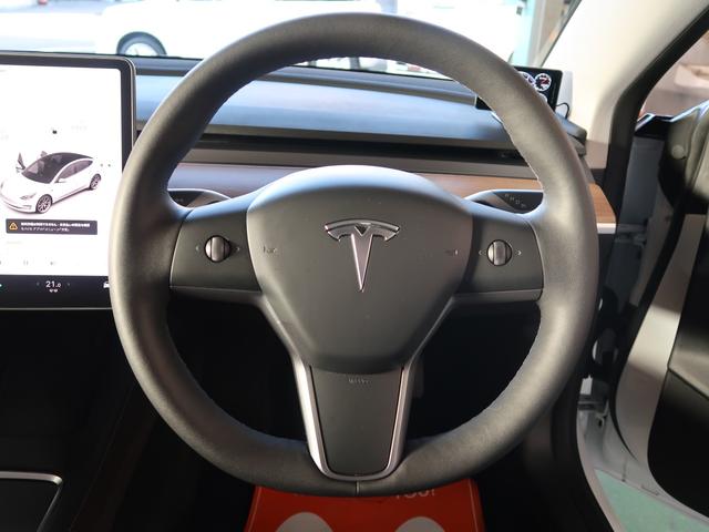 モデル３ ＲＷＤ　ＲＹＺＥＮ搭載　屋内車庫保管　パノラマガラスルーフフィルム施工　黒革シート　デジタルインナーミラー　ステアリングヒーター　全席シートヒーター　オートパイロット　３６０°カメラ　電動リアゲート　ＬＥＤ（13枚目）