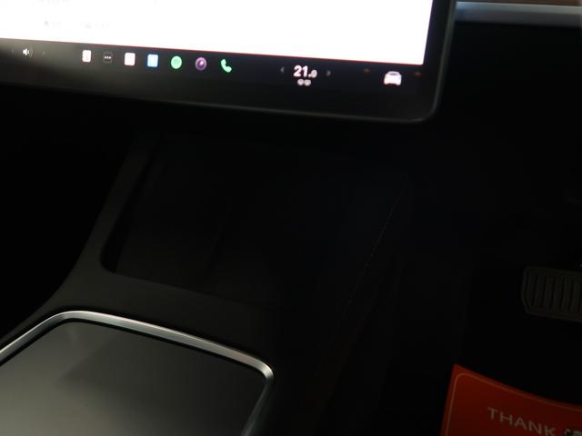 モデル３ ＲＷＤ　ＲＹＺＥＮ搭載　屋内車庫保管　パノラマガラスルーフフィルム施工　黒革シート　デジタルインナーミラー　ステアリングヒーター　全席シートヒーター　オートパイロット　３６０°カメラ　電動リアゲート　ＬＥＤ（14枚目）