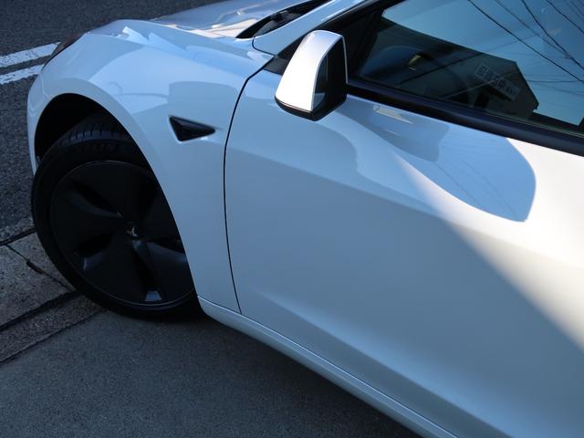 モデル３ ＲＷＤ　ＲＹＺＥＮ搭載　屋内車庫保管　パノラマガラスルーフフィルム施工　黒革シート　デジタルインナーミラー　ステアリングヒーター　全席シートヒーター　オートパイロット　３６０°カメラ　電動リアゲート　ＬＥＤ（21枚目）