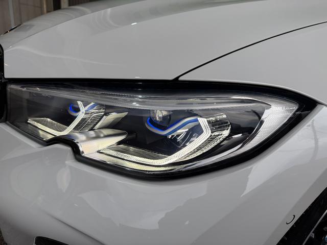 3シリーズ 330i Mスポーツ 6か月走行距離無制限保証付 ワンオーナー イノベーションPKG コンフォートPKG 純正OP19インチAW Mパフォーマンスカーボンドアミラーカバー&カーボントランクスポイラー ブラックキドニーグリル(9枚目)
