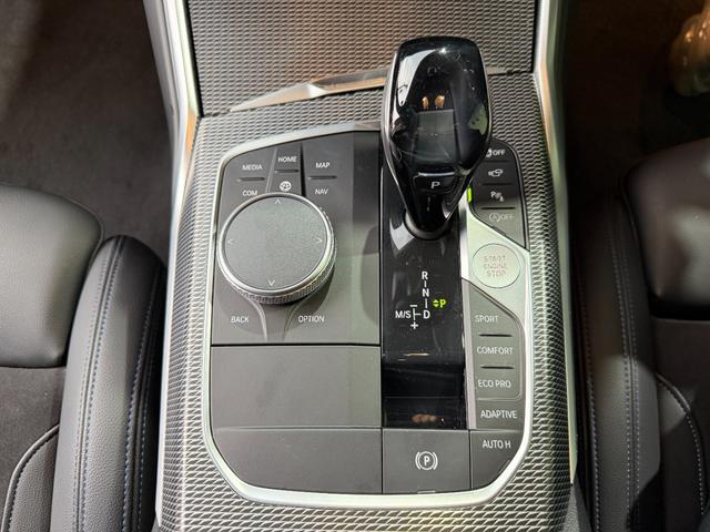 3シリーズ 330i Mスポーツ 6か月走行距離無制限保証付 ワンオーナー イノベーションPKG コンフォートPKG 純正OP19インチAW Mパフォーマンスカーボンドアミラーカバー&カーボントランクスポイラー ブラックキドニーグリル(19枚目)