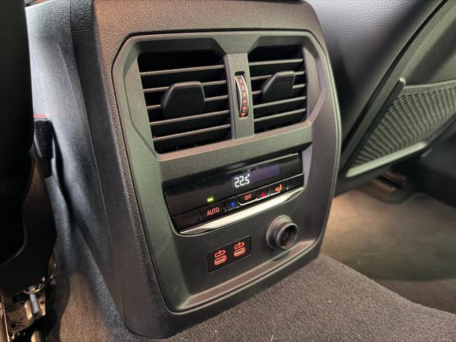 3シリーズ 330i Mスポーツ 6か月走行距離無制限保証付 ワンオーナー イノベーションPKG コンフォートPKG 純正OP19インチAW Mパフォーマンスカーボンドアミラーカバー&カーボントランクスポイラー ブラックキドニーグリル(40枚目)