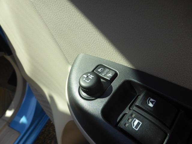 ドアロックと同時にドアミラーも閉まり便利です♪