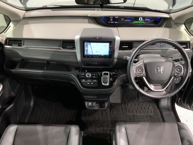 フリードハイブリッド ハイブリッド・Ｇホンダセンシング　禁煙１オーナー　１年保証　ナビＶＸＭ－２１４Ｖｆｉ　ＴＶ　Ｒカメラ　ＣＤ録音　ＢＴオ－ディオ　ＤＶＤ　ドラレコ　ＥＴＣ　ＬＥＤオートライト　ＶＳＡ　両側ＰＳＤ　シートヒーター　クルコン　ＡＷ　スマキー（8枚目）