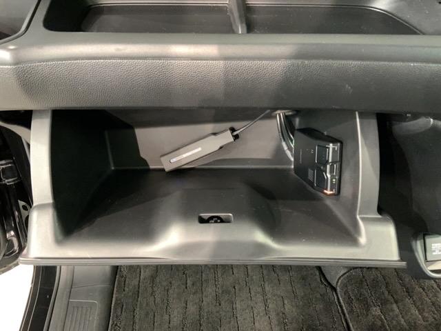 フリードハイブリッド ハイブリッド・Ｇホンダセンシング　禁煙１オーナー　１年保証　ナビＶＸＭ－２１４Ｖｆｉ　ＴＶ　Ｒカメラ　ＣＤ録音　ＢＴオ－ディオ　ＤＶＤ　ドラレコ　ＥＴＣ　ＬＥＤオートライト　ＶＳＡ　両側ＰＳＤ　シートヒーター　クルコン　ＡＷ　スマキー（25枚目）