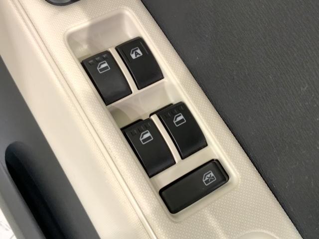 ミラココア ココアＸ　禁煙　１年保証　ナビ　フルセグＴＶ　Ｒカメラ　ＢＴオ－ディオ　ＤＶＤ　ＵＳＢ　ベンチシート　ドアバイザー　フロアマット　スマキー　スペアキー　整備記録簿　取説保証書　ＡＡＣ　ＡＢＳ　Ｗエアバッグ（11枚目）