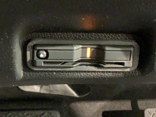 ヴェゼル e:HEV X 禁煙 最長5年保証 ワンオ-ナ- ナビVXM-215VFEi TV Rカメラ BTオ-ディオDVD ETC LEDオートライト VSA クルコン アルミ フォグライト スマ-トキ- スペアキ- 取説(12枚目)