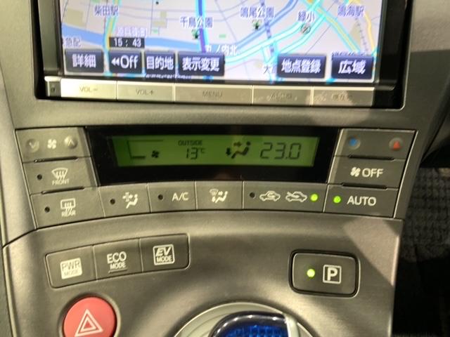プリウス Ｇツーリングセレクション　禁煙　１年保証　ナビ　ＴＶ　ＣＤ録音　ＤＶＤ　ＥＴＣ　ＨＩＤオートライト　横滑り防止　電動シ－ト　クルコン　アルミ　スマ－トキ－　盗難防止装置　整備記録簿　ＡＡＣ　スペアキ－　Ｗエアバッグ　取説保証書（8枚目）