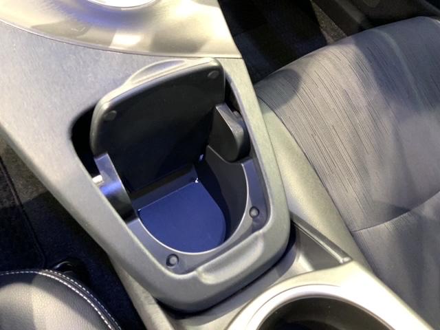 プリウス Ｇツーリングセレクション　禁煙　１年保証　ナビ　ＴＶ　ＣＤ録音　ＤＶＤ　ＥＴＣ　ＨＩＤオートライト　横滑り防止　電動シ－ト　クルコン　アルミ　スマ－トキ－　盗難防止装置　整備記録簿　ＡＡＣ　スペアキ－　Ｗエアバッグ　取説保証書（24枚目）