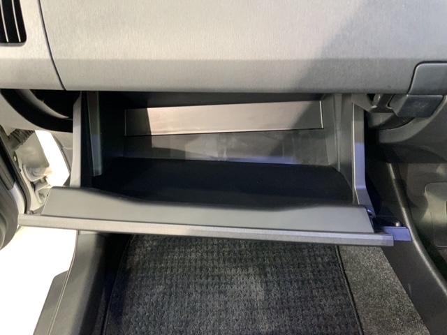 プリウス Ｇツーリングセレクション　禁煙　１年保証　ナビ　ＴＶ　ＣＤ録音　ＤＶＤ　ＥＴＣ　ＨＩＤオートライト　横滑り防止　電動シ－ト　クルコン　アルミ　スマ－トキ－　盗難防止装置　整備記録簿　ＡＡＣ　スペアキ－　Ｗエアバッグ　取説保証書（25枚目）