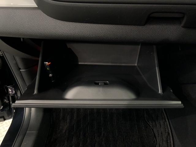 フィット e:HEVホーム 禁煙1オーナー 車検整備付 1年保証 ドラレコ ナビVXU-215FTi TV Rカメラ CD BTオ-ディオ DVD ETC LEDオートライト VSA クルコン スマキー 盗難防止装置 保証書取説(27枚目)