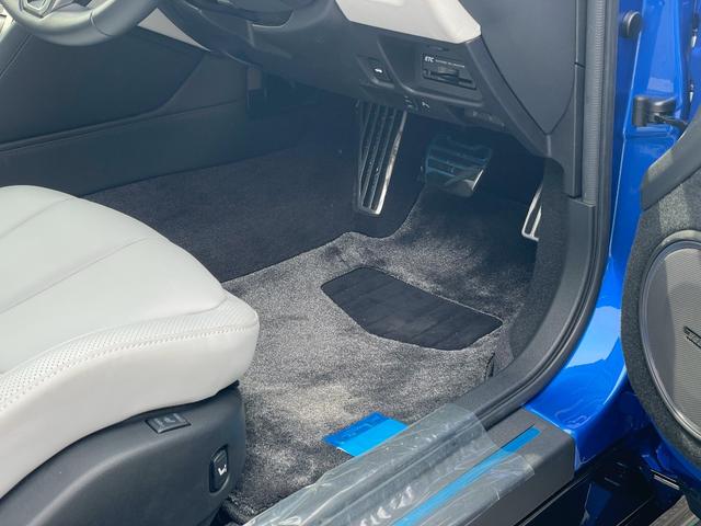 ＧＴ－Ｒ プレミアムエディション　ワンオーナー／禁煙車／白革シート／プロテクションフィルム施工済／ＢＯＳＥサウンドシステム／ファッショナブルインテリア／前後ドラレコ／デジタルインナーミラー／バックカメラ／純正ナビ・ＴＶ（22枚目）