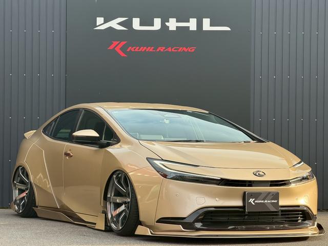 プリウス G オートサロン2024年出展最優秀賞車両/KUHLフルコンプリートカー/VERZ VRF01R20インチ/エアフォースエアサス/エレガントゴールドラッピング/純正ディスプレイオーディオナビ/ETC2.0(10枚目)