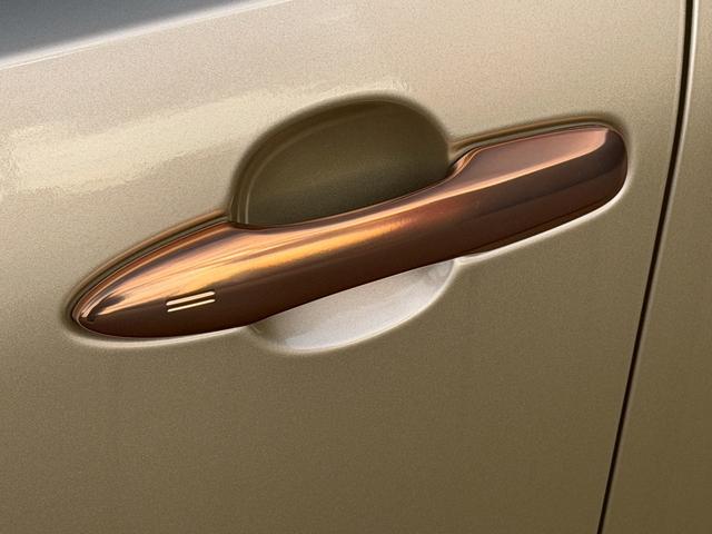 プリウス G オートサロン2024年出展最優秀賞車両/KUHLフルコンプリートカー/VERZ VRF01R20インチ/エアフォースエアサス/エレガントゴールドラッピング/純正ディスプレイオーディオナビ/ETC2.0(16枚目)