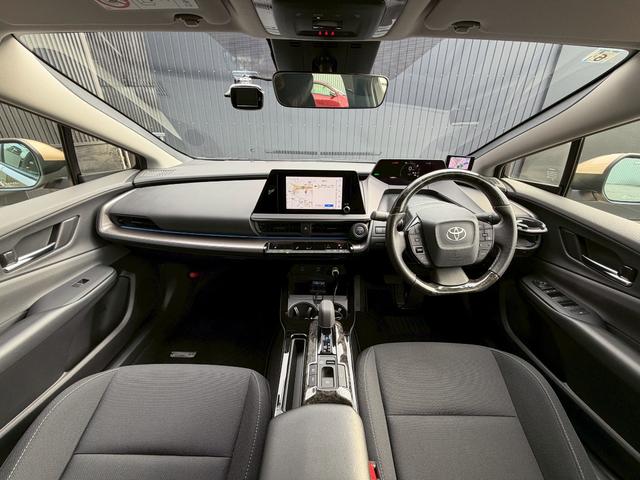 プリウス G オートサロン2024年出展最優秀賞車両/KUHLフルコンプリートカー/VERZ VRF01R20インチ/エアフォースエアサス/エレガントゴールドラッピング/純正ディスプレイオーディオナビ/ETC2.0(25枚目)