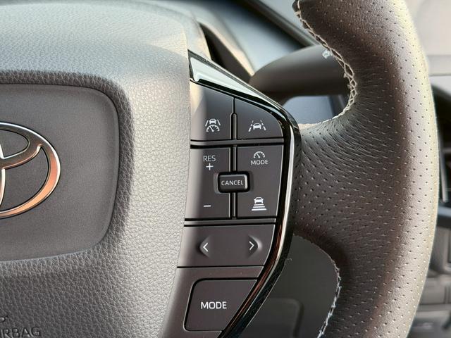 プリウス G オートサロン2024年出展最優秀賞車両/KUHLフルコンプリートカー/VERZ VRF01R20インチ/エアフォースエアサス/エレガントゴールドラッピング/純正ディスプレイオーディオナビ/ETC2.0(30枚目)