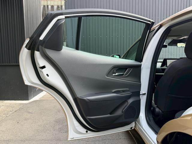 プリウス G オートサロン2024年出展最優秀賞車両/KUHLフルコンプリートカー/VERZ VRF01R20インチ/エアフォースエアサス/エレガントゴールドラッピング/純正ディスプレイオーディオナビ/ETC2.0(41枚目)