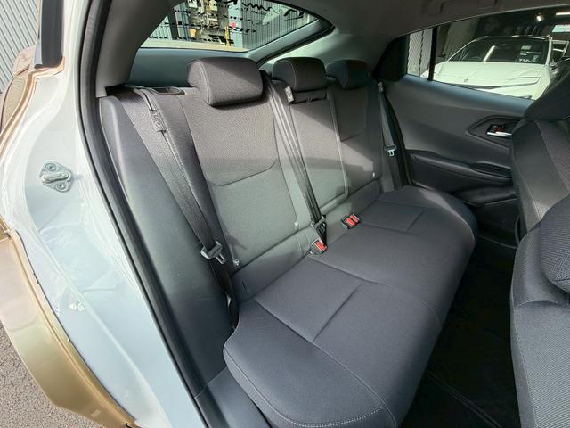 プリウス G オートサロン2024年出展最優秀賞車両/KUHLフルコンプリートカー/VERZ VRF01R20インチ/エアフォースエアサス/エレガントゴールドラッピング/純正ディスプレイオーディオナビ/ETC2.0(42枚目)