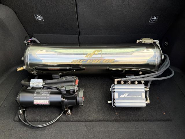 プリウス G オートサロン2024年出展最優秀賞車両/KUHLフルコンプリートカー/VERZ VRF01R20インチ/エアフォースエアサス/エレガントゴールドラッピング/純正ディスプレイオーディオナビ/ETC2.0(45枚目)