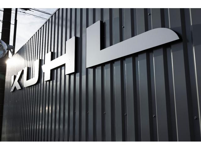 プリウス G オートサロン2024年出展最優秀賞車両/KUHLフルコンプリートカー/VERZ VRF01R20インチ/エアフォースエアサス/エレガントゴールドラッピング/純正ディスプレイオーディオナビ/ETC2.0(60枚目)