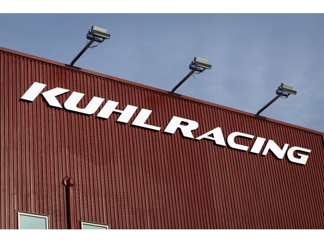 プリウス G オートサロン2024年出展最優秀賞車両/KUHLフルコンプリートカー/VERZ VRF01R20インチ/エアフォースエアサス/エレガントゴールドラッピング/純正ディスプレイオーディオナビ/ETC2.0(61枚目)