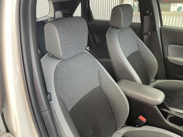 フィット ｅ：ＨＥＶ　ＲＳ　無限エアロ　ホンダ純正カーナビ　スマートキー　衝突軽減ブレーキ　ハーフレザーシート　パドルシフト　ＬＥＤヘッドライト　ＥＴＣ　アダプティブクルーズコントロール　革巻きステアリング（14枚目）