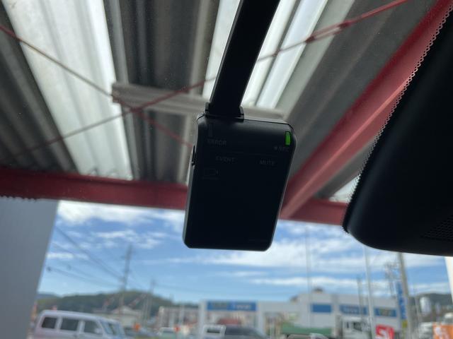 フィット ｅ：ＨＥＶ　ＲＳ　無限エアロ　ホンダ純正カーナビ　スマートキー　衝突軽減ブレーキ　ハーフレザーシート　パドルシフト　ＬＥＤヘッドライト　ＥＴＣ　アダプティブクルーズコントロール　革巻きステアリング（20枚目）