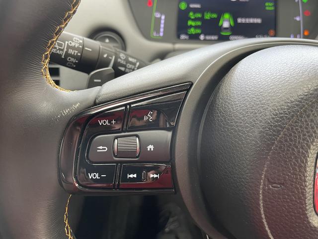 フィット ｅ：ＨＥＶ　ＲＳ　無限エアロ　ホンダ純正カーナビ　スマートキー　衝突軽減ブレーキ　ハーフレザーシート　パドルシフト　ＬＥＤヘッドライト　ＥＴＣ　アダプティブクルーズコントロール　革巻きステアリング（34枚目）