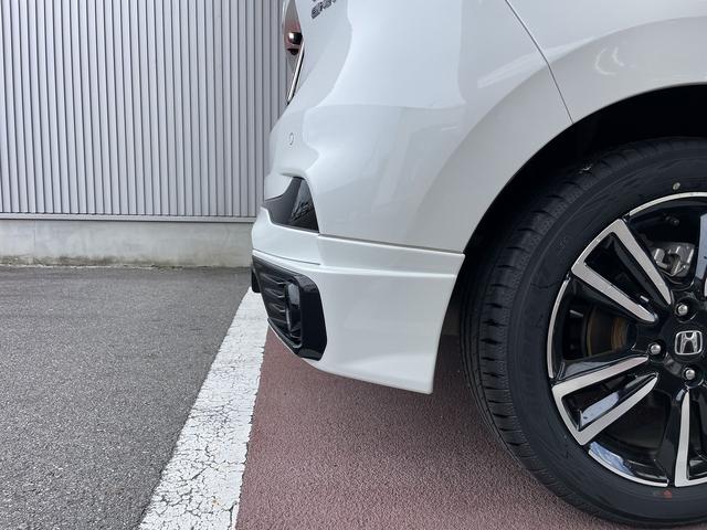 フィット ｅ：ＨＥＶ　ＲＳ　無限エアロ　ホンダ純正カーナビ　スマートキー　衝突軽減ブレーキ　ハーフレザーシート　パドルシフト　ＬＥＤヘッドライト　ＥＴＣ　アダプティブクルーズコントロール　革巻きステアリング（48枚目）