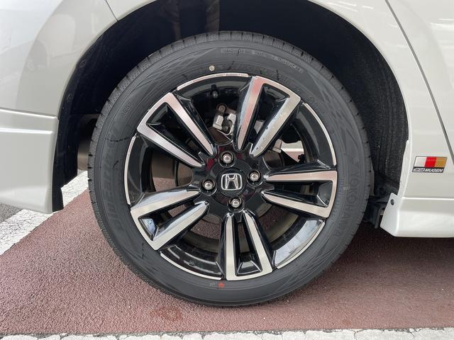 フィット ｅ：ＨＥＶ　ＲＳ　無限エアロ　ホンダ純正カーナビ　スマートキー　衝突軽減ブレーキ　ハーフレザーシート　パドルシフト　ＬＥＤヘッドライト　ＥＴＣ　アダプティブクルーズコントロール　革巻きステアリング（50枚目）