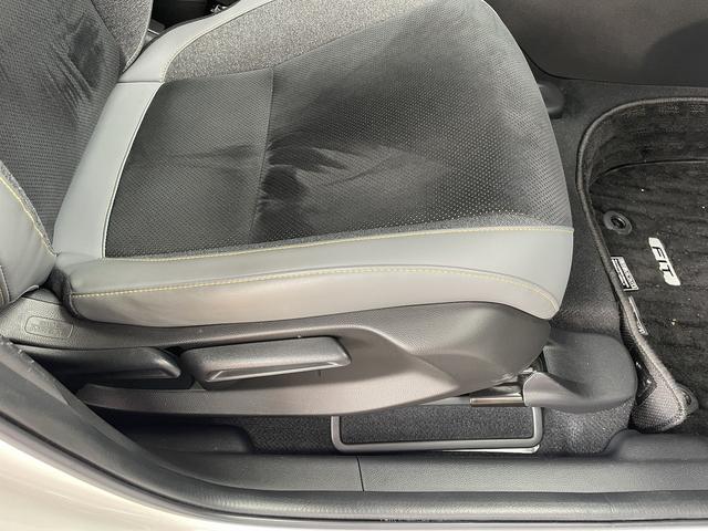 フィット ｅ：ＨＥＶ　ＲＳ　無限エアロ　ホンダ純正カーナビ　スマートキー　衝突軽減ブレーキ　ハーフレザーシート　パドルシフト　ＬＥＤヘッドライト　ＥＴＣ　アダプティブクルーズコントロール　革巻きステアリング（56枚目）