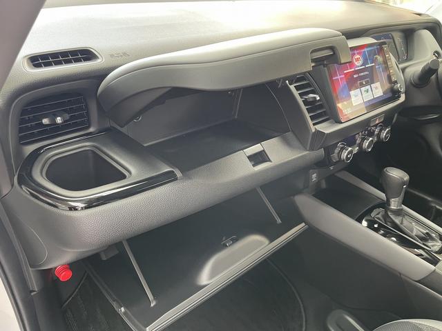 フィット ｅ：ＨＥＶ　ＲＳ　無限エアロ　ホンダ純正カーナビ　スマートキー　衝突軽減ブレーキ　ハーフレザーシート　パドルシフト　ＬＥＤヘッドライト　ＥＴＣ　アダプティブクルーズコントロール　革巻きステアリング（59枚目）