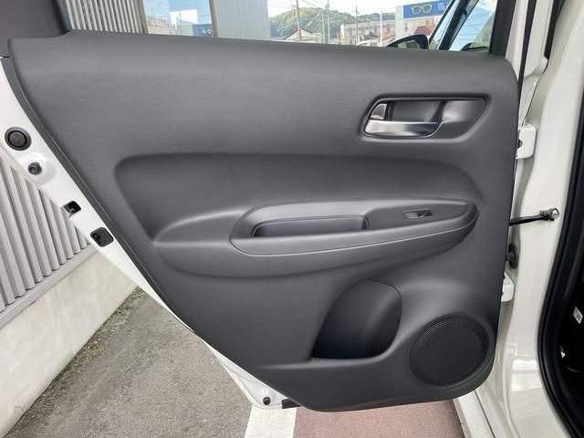 フィット ｅ：ＨＥＶ　ＲＳ　無限エアロ　ホンダ純正カーナビ　スマートキー　衝突軽減ブレーキ　ハーフレザーシート　パドルシフト　ＬＥＤヘッドライト　ＥＴＣ　アダプティブクルーズコントロール　革巻きステアリング（60枚目）