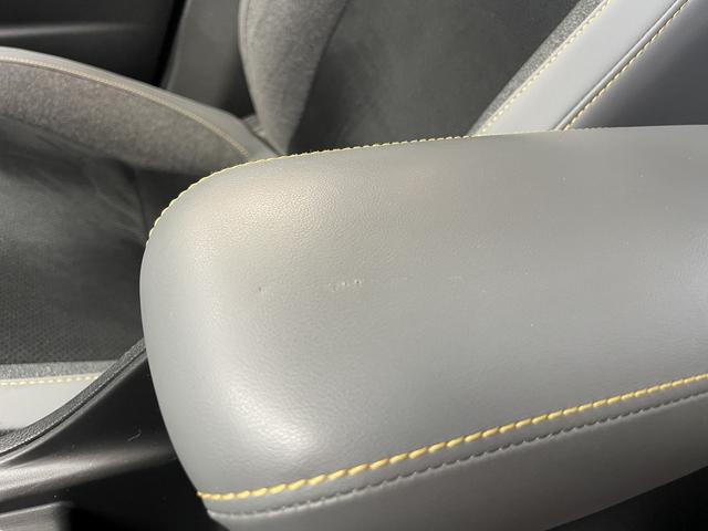 フィット ｅ：ＨＥＶ　ＲＳ　無限エアロ　ホンダ純正カーナビ　スマートキー　衝突軽減ブレーキ　ハーフレザーシート　パドルシフト　ＬＥＤヘッドライト　ＥＴＣ　アダプティブクルーズコントロール　革巻きステアリング（68枚目）