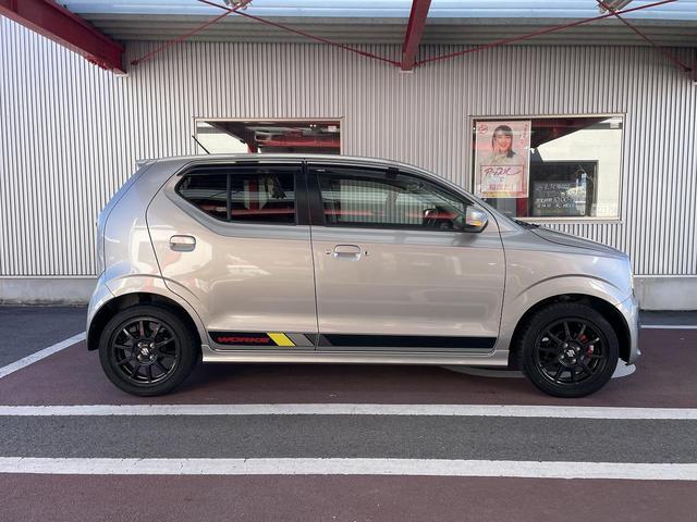 アルトワークス ベースグレード　５速ＭＴ　レカロシート　スマートキー　ＨＩＤヘッドライト　ＥＴＣ　ドライブレコーダー　フロアマット　ドアバイザー　革巻きステアリング　純正アルミホイール　フォグライト（6枚目）