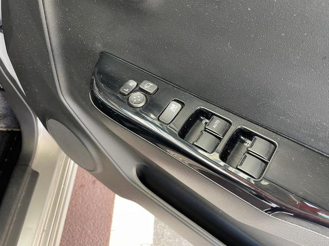 アルトワークス ベースグレード　５速ＭＴ　レカロシート　スマートキー　ＨＩＤヘッドライト　ＥＴＣ　ドライブレコーダー　フロアマット　ドアバイザー　革巻きステアリング　純正アルミホイール　フォグライト（18枚目）